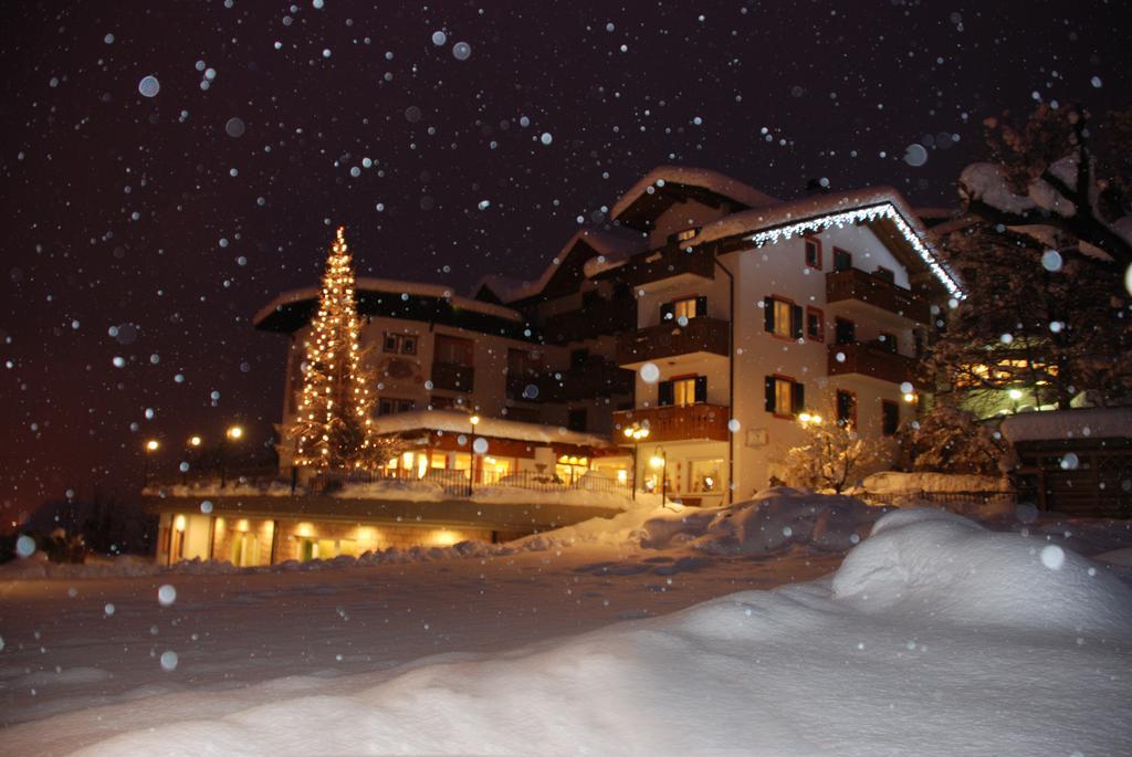 La Montanina Hotel In Val Di Non Malosco Bagian luar foto